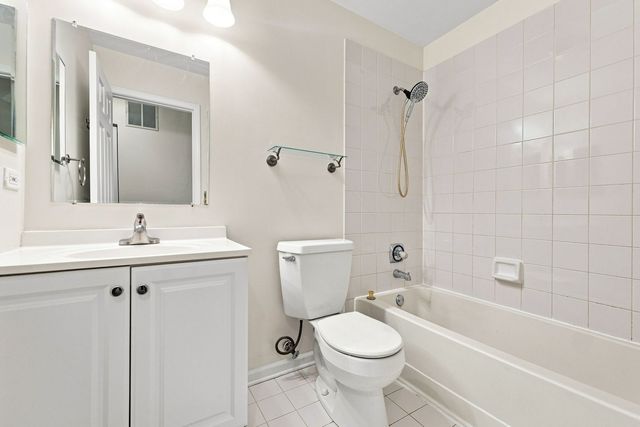 1509 N Saint Marks Place, Palatine, IL 60067
