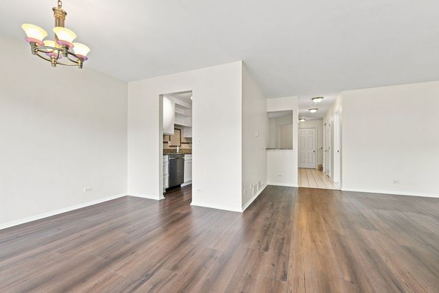 1509 N Saint Marks Place, Palatine, IL 60067