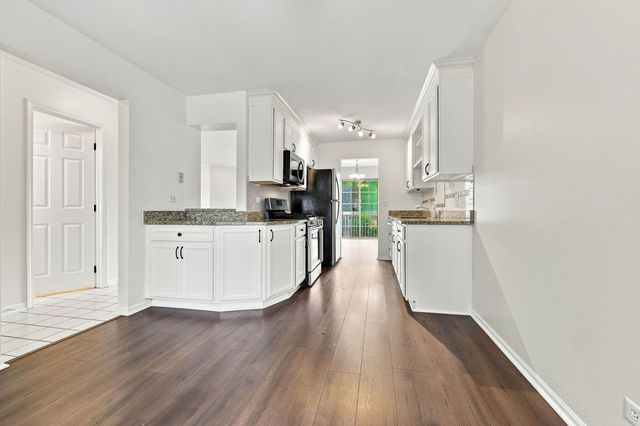 1509 N Saint Marks Place, Palatine, IL 60067