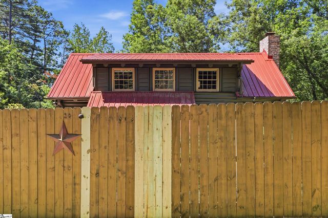 143 Caledonia Road, Landrum, SC 29356