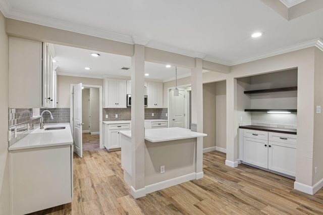 810 Vogel DR, Lockhart, TX 78644