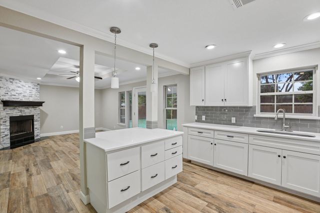 810 Vogel DR, Lockhart, TX 78644