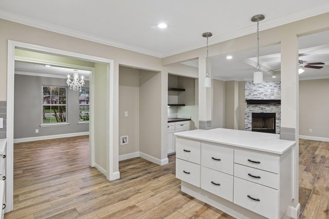 810 Vogel DR, Lockhart, TX 78644