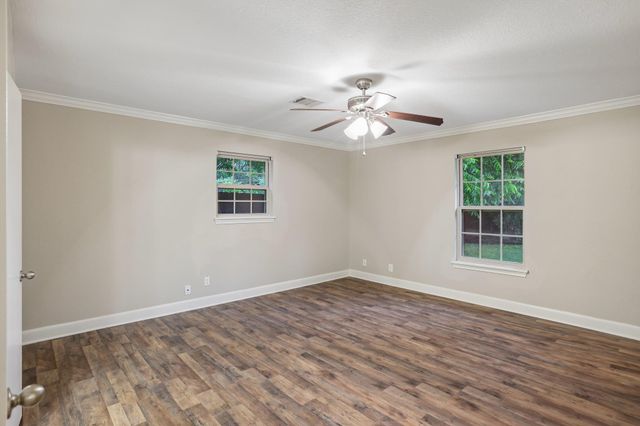 810 Vogel DR, Lockhart, TX 78644