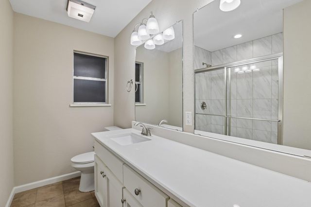 810 Vogel DR, Lockhart, TX 78644