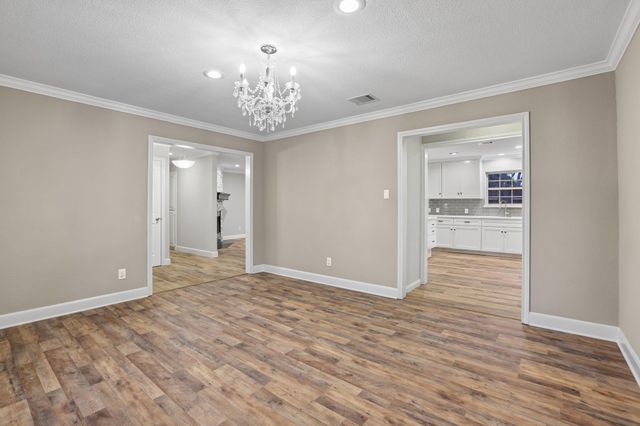 810 Vogel DR, Lockhart, TX 78644