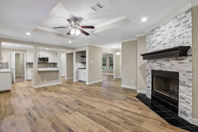 810 Vogel DR, Lockhart, TX 78644