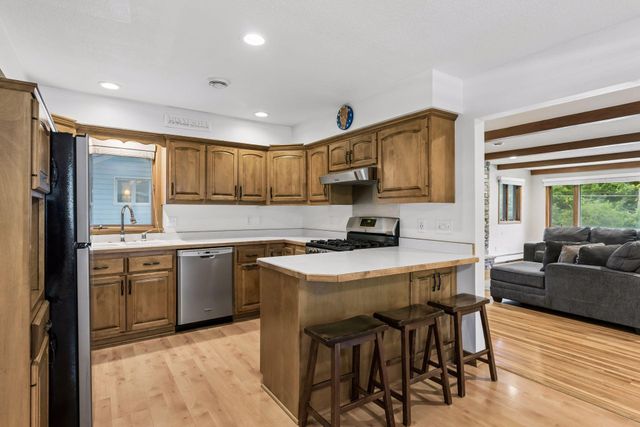 1461 N Arm Drive, Mound, MN 55364