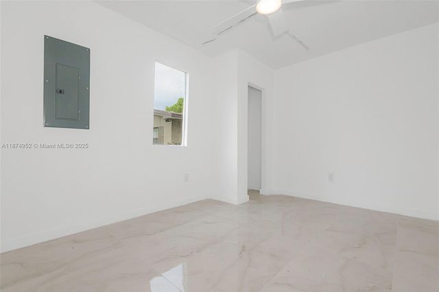 721 NW 6th St, Hallandale Beach, FL 33009