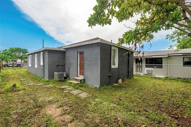 721 NW 6th St, Hallandale Beach, FL 33009