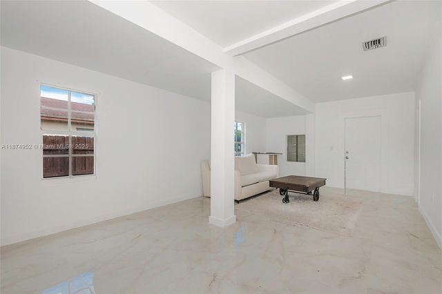 721 NW 6th St, Hallandale Beach, FL 33009