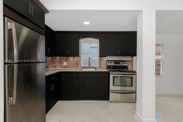 721 NW 6th St, Hallandale Beach, FL 33009