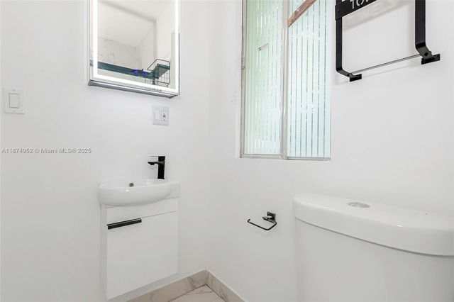 721 NW 6th St, Hallandale Beach, FL 33009