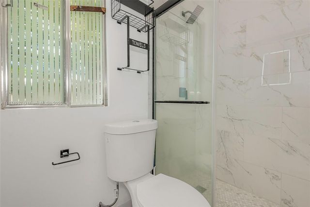 721 NW 6th St, Hallandale Beach, FL 33009