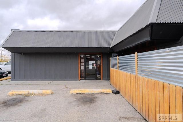 905 E Lincoln Road, Idaho Falls, ID 83401