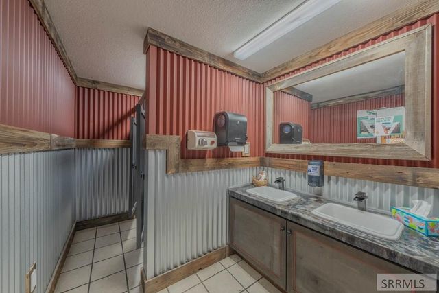 905 E Lincoln Road, Idaho Falls, ID 83401