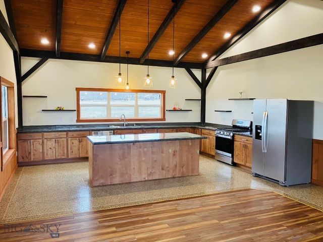 9 Hawks Court, Sheridan, MT 59749