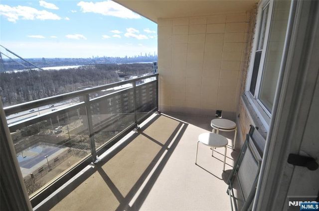 2200 Central Road 15N, Fort Lee, NJ 07024