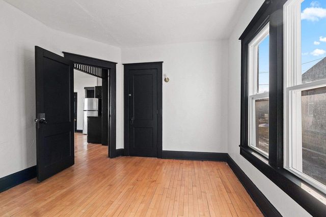 1207 S BROADWAY STREET, Green Bay, WI 54304