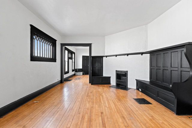 1207 S BROADWAY STREET, Green Bay, WI 54304