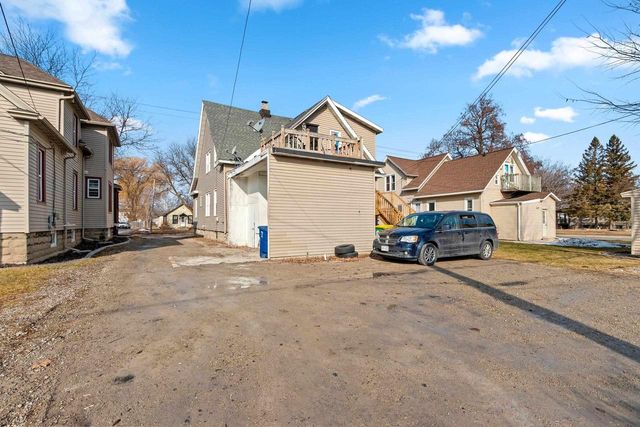 1207 S BROADWAY STREET, Green Bay, WI 54304