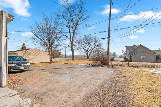 1207 S BROADWAY STREET, Green Bay, WI 54304