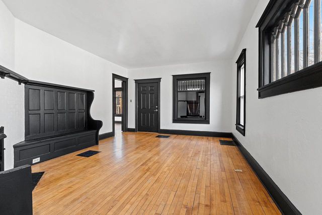 1207 S BROADWAY STREET, Green Bay, WI 54304