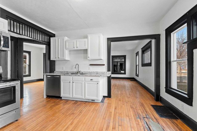 1207 S BROADWAY STREET, Green Bay, WI 54304