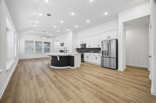 15823 Bird Of Paradise Drive, Conroe, TX 77302