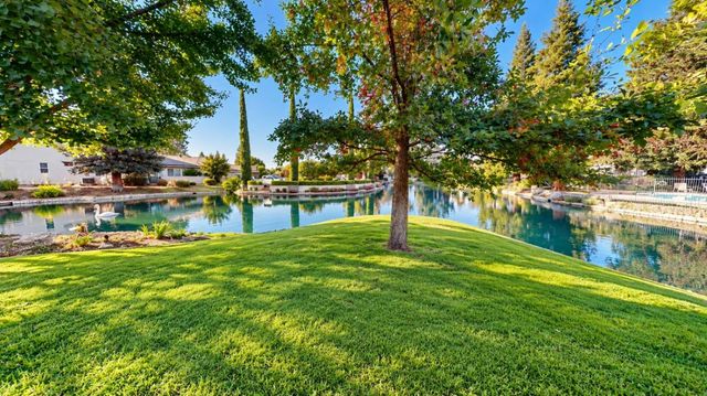 2293 Dawson Cove Lane S, Clovis, CA 93611