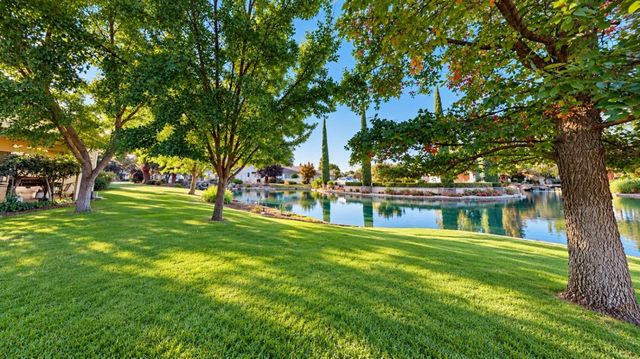 2293 Dawson Cove Lane S, Clovis, CA 93611