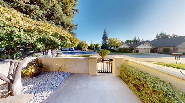 2293 Dawson Cove Lane S, Clovis, CA 93611