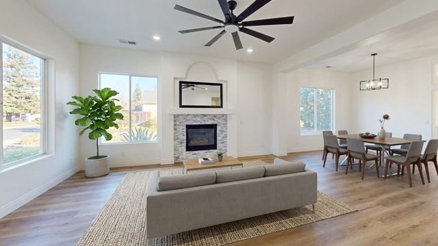 2293 Dawson Cove Lane S, Clovis, CA 93611