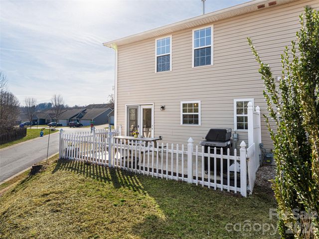 93 Sunny Meadows Boulevard, Arden, NC 28704