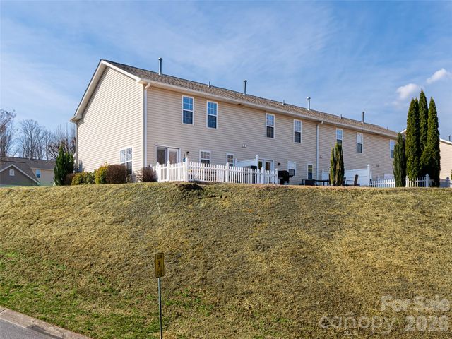 93 Sunny Meadows Boulevard, Arden, NC 28704