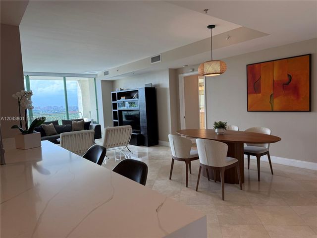 3400 SW 27th Avenue 1206, Miami, FL 33133