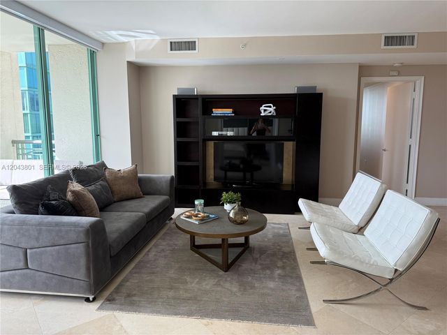 3400 SW 27th Avenue 1206, Miami, FL 33133