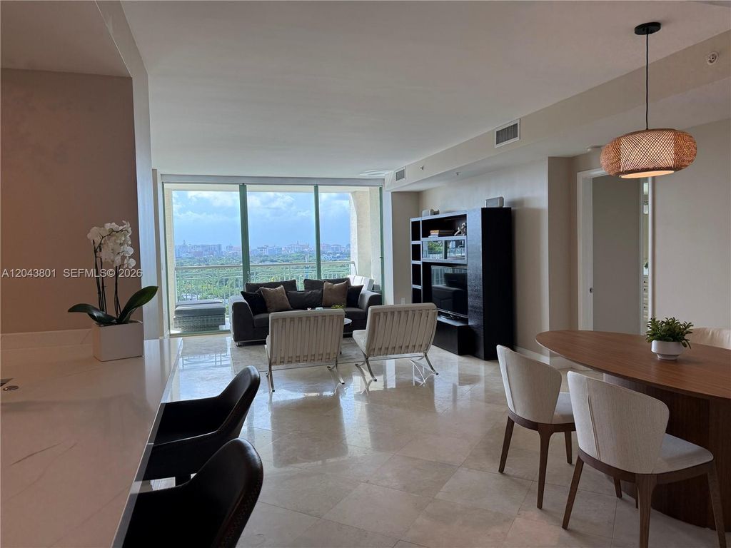 3400 SW 27th Avenue 1206, Miami, FL 33133