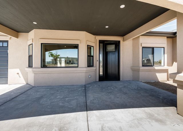 307 N Lyons Dr, Pueblo, CO 81007