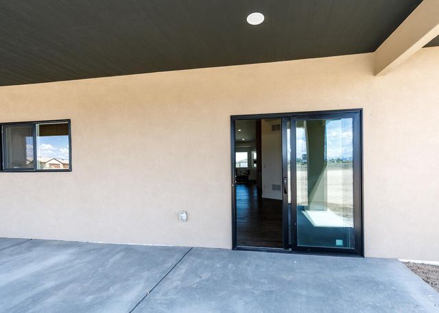 307 N Lyons Dr, Pueblo, CO 81007