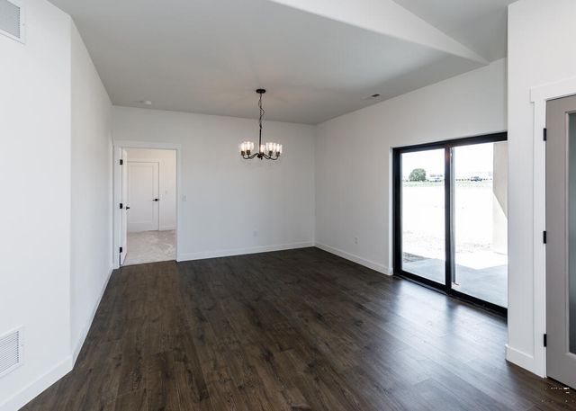 307 N Lyons Dr, Pueblo, CO 81007