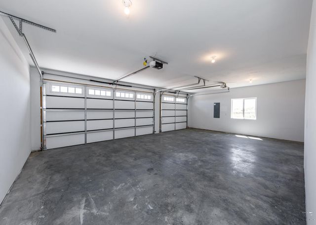307 N Lyons Dr, Pueblo, CO 81007
