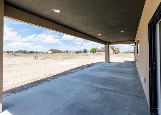 307 N Lyons Dr, Pueblo, CO 81007