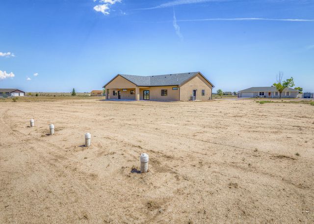 307 N Lyons Dr, Pueblo, CO 81007