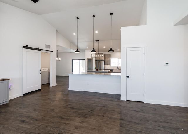 307 N Lyons Dr, Pueblo, CO 81007