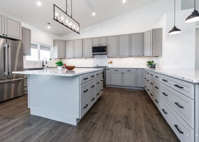 307 N Lyons Dr, Pueblo, CO 81007