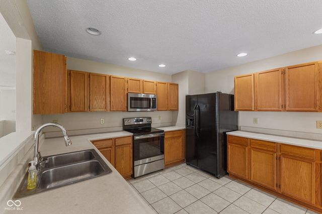 9300 Amberleigh Drive, Plainfield, IN 46168