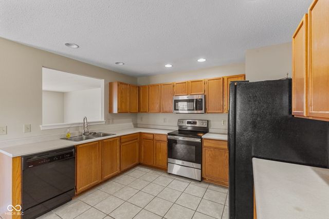 9300 Amberleigh Drive, Plainfield, IN 46168