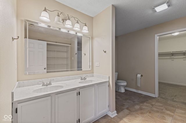 9300 Amberleigh Drive, Plainfield, IN 46168