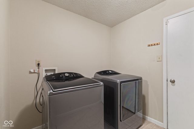9300 Amberleigh Drive, Plainfield, IN 46168